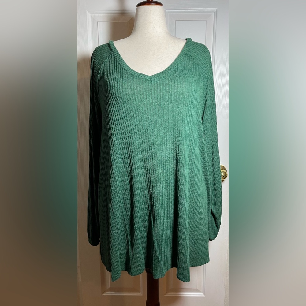 Lane Bryant Women’s Green V-Neck Ribbed Top